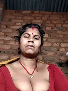 Hot di97 online show from 04/10/26, 11:01