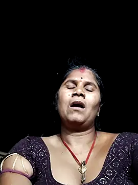 Hot di97 online show from 05/19/26, 03:41