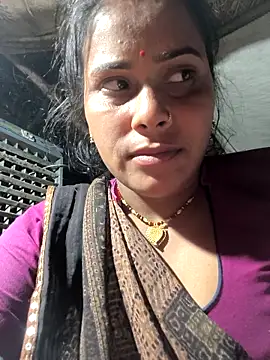 Snapshot of Hot_bh64 chatting on 01/19/26, 04:33 Hot bh64 online show from 01/19/26, 04:33