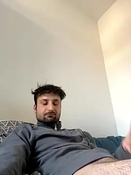 Snapshot of elAntonio777 chatting on 01/11/26, 02:02 elAntonio777 online show from 01/11/26, 02:02