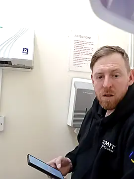 Hertsguy1984 online show from 03/18/26, 01:46