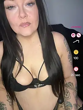 Miss CurvesXXX online show from 05/19/26, 10:17