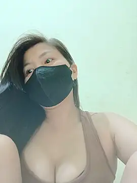 Lyly-68688 online show from 05/18/26, 09:03