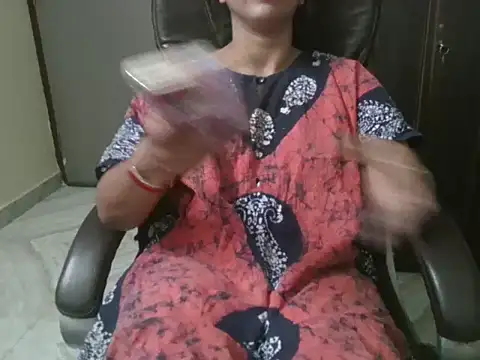 Snapshot of Adaa7 chatting on 05/01/26, 09:42 Adaa7 online show from 05/01/26, 09:42