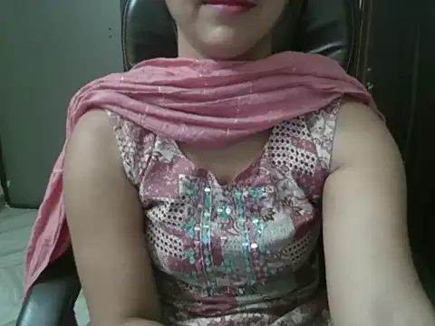 Snapshot of Adaa7 chatting on 05/14/26, 03:20 Adaa7 online show from 05/14/26, 03:20
