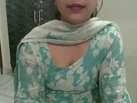 Snapshot of Adaa7 chatting on 05/08/26, 09:57 Adaa7 online show from 05/08/26, 09:57