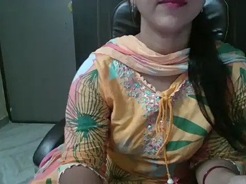 Snapshot of Adaa7 chatting on 06/12/26, 04:05 Adaa7 online show from 06/12/26, 04:05
