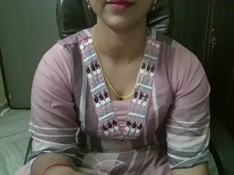 Snapshot of Adaa7 chatting on 05/21/26, 05:21 Adaa7 online show from 05/21/26, 05:21