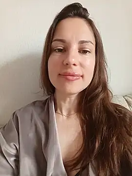 Snapshot of She-Moon chatting on 06/09/26, 05:41 She-Moon online show from 06/09/26, 05:41