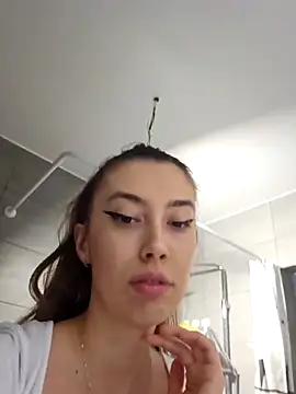 Snapshot of Virgin_Pussy_SquirtX chatting on 02/15/26, 03:44 Virgin Pussy SquirtX online show from 02/15/26, 03:44