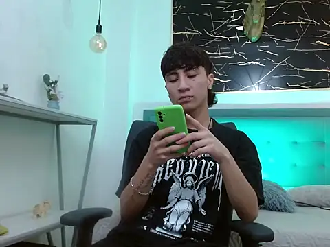 XanderGrey8 online show from 02/04/26, 07:31