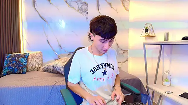 XanderGrey8 online show from 02/24/26, 07:48