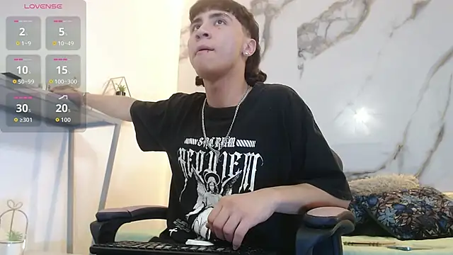 XanderGrey8 online show from 03/25/26, 07:13