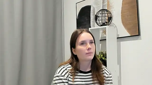 GenevieNyreen online show from 01/15/26, 07:23