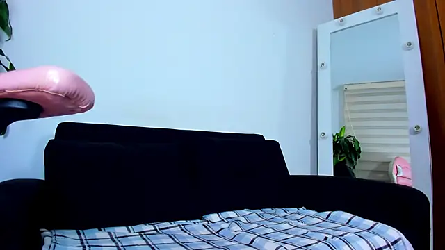 Snapshot of babypeach_1 chatting on 01/15/26, 10:46 babypeach 1 online show from 01/15/26, 10:46