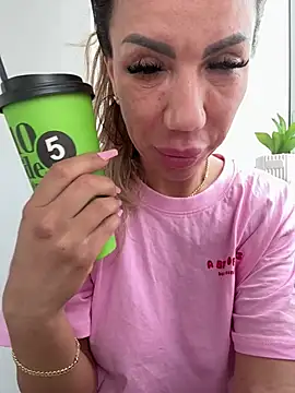 Missolevelvet online show from 03/24/26, 09:31