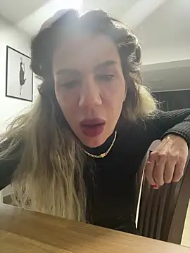 Snapshot of Missolevelvet chatting on 02/09/26, 10:52 Missolevelvet online show from 02/09/26, 10:52