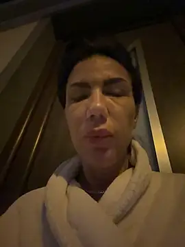 Snapshot of Missolevelvet chatting on 02/11/26, 01:49 Missolevelvet online show from 02/11/26, 01:49