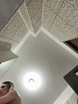 Missolevelvet online show from 03/18/26, 09:15