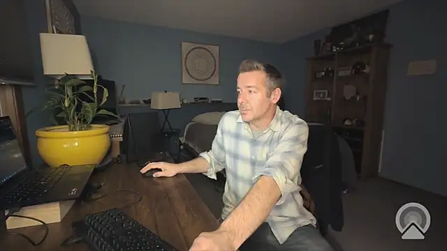 chrisw8140 online show from 04/23/26, 01:34