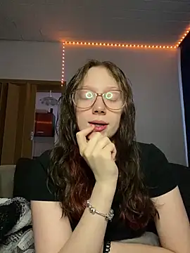 Snapshot of YoungLisaa18 chatting on 02/03/26, 03:17 YoungLisaa18 online show from 02/03/26, 03:17