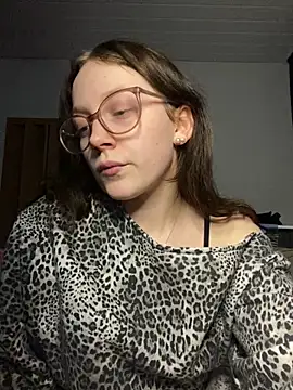 Snapshot of YoungLisaa18 chatting on 02/09/26, 07:45 YoungLisaa18 online show from 02/09/26, 07:45