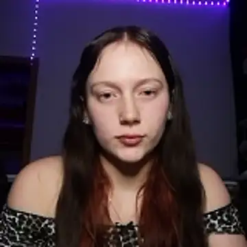 Snapshot of YoungLisaa18 chatting on 01/12/26, 08:04 YoungLisaa18 online show from 01/12/26, 08:04