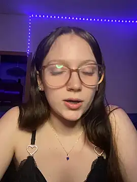 Snapshot of YoungLisaa18 chatting on 02/23/26, 09:26 YoungLisaa18 online show from 02/23/26, 09:26