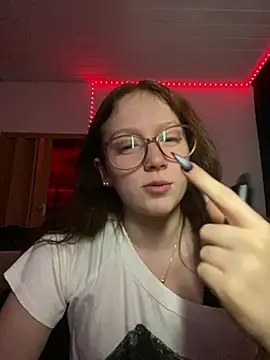 Snapshot of YoungLisaa18 chatting on 02/25/26, 09:14 YoungLisaa18 online show from 02/25/26, 09:14