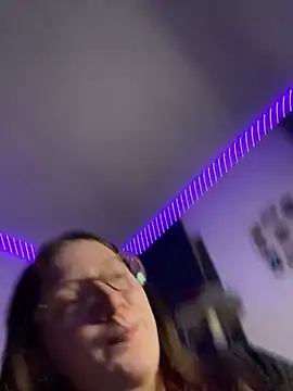 Snapshot of YoungLisaa18 chatting on 02/02/26, 07:46 YoungLisaa18 online show from 02/02/26, 07:46