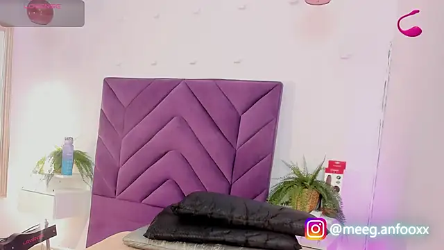 Meeganfoox online show from 02/10/26, 03:49