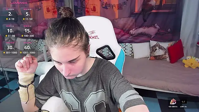 Snapshot of KiraDuvall chatting on 02/15/26, 04:39 KiraDuvall online show from 02/15/26, 04:39