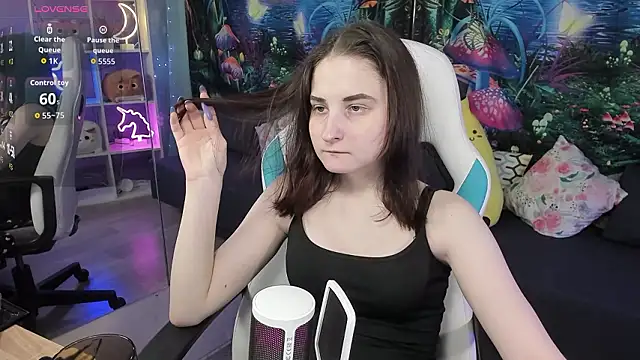 Snapshot of KiraDuvall chatting on 02/28/26, 05:12 KiraDuvall online show from 02/28/26, 05:12