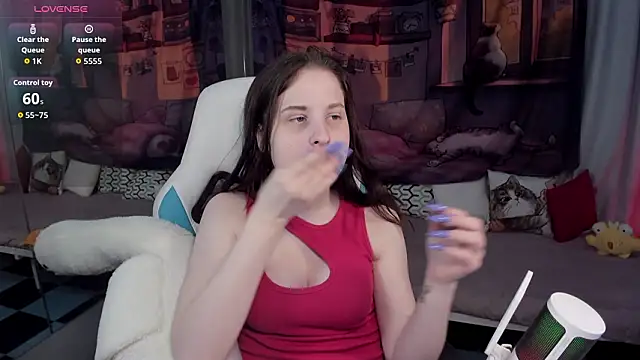 Snapshot of KiraDuvall chatting on 02/20/26, 04:09 KiraDuvall online show from 02/20/26, 04:09