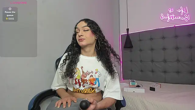 scarletcherry18 online show from 04/14/26, 03:55