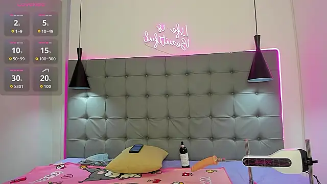 scarletcherry18 online show from 03/18/26, 03:53