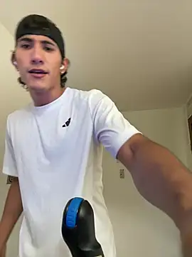 Snapshot of emilio_rivs chatting on 06/19/26, 02:01 emilio rivs online show from 06/19/26, 02:01