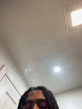 Snapshot of Mellyj053 chatting on 03/22/26, 11:28 Mellyj053 online show from 03/22/26, 11:28