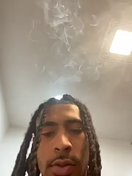 Snapshot of Mellyj053 chatting on 04/10/26, 09:00 Mellyj053 online show from 04/10/26, 09:00