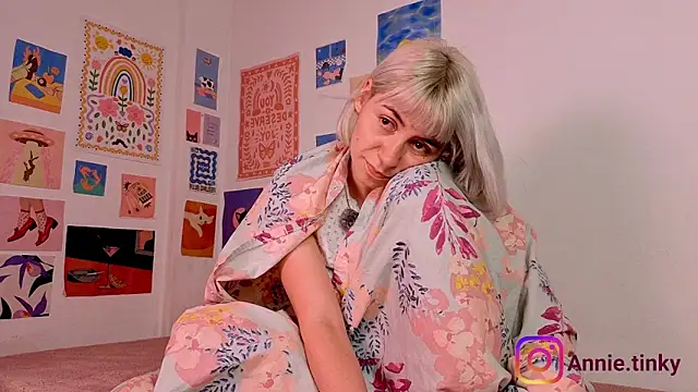 annieTinky0 online show from 02/24/26, 12:33