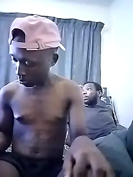 Snapshot of FINEBABYWOLF chatting on 03/12/26, 08:35 FINEBABYWOLF online show from 03/12/26, 08:35