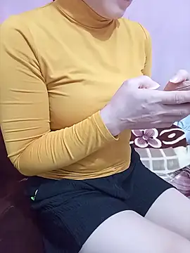 Phoebe-e online show from 02/05/26, 01:40