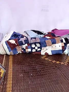 Phoebe-e online show from 04/21/26, 07:37