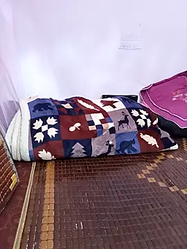 Phoebe-e online show from 04/15/26, 11:49