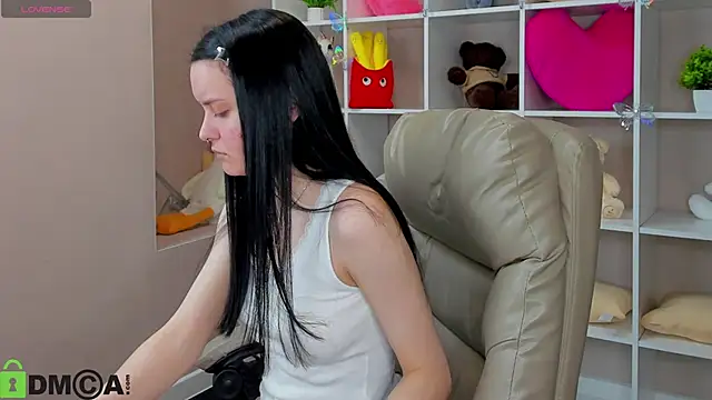 Snapshot of Kessi_Millisis chatting on 02/03/26, 03:04 Kessi Millisis online show from 02/03/26, 03:04