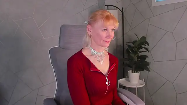 Julie Lucas online show from 03/27/26, 01:03