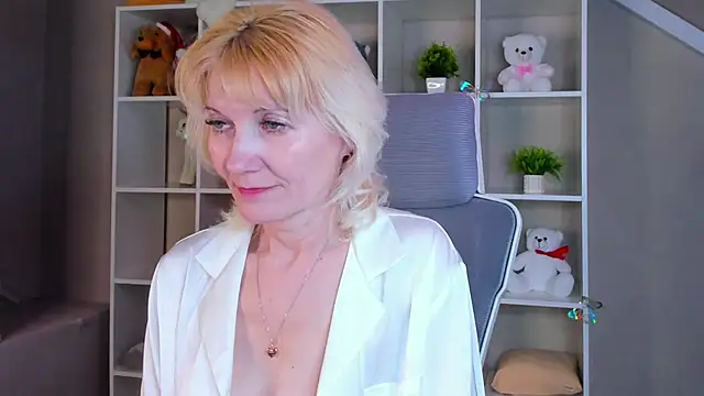 Julie Lucas online show from 04/09/26, 06:19