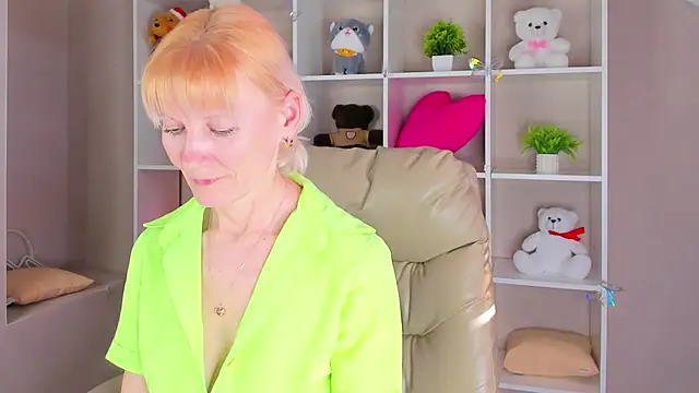 Julie Lucas online show from 03/31/26, 09:22