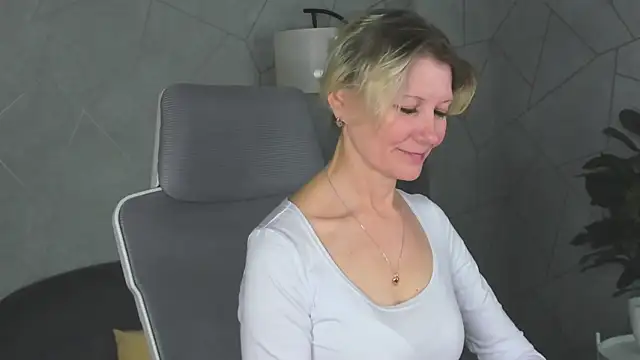 Julie Lucas online show from 03/16/26, 12:51