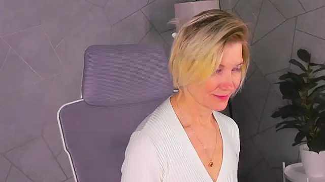 Julie Lucas online show from 03/20/26, 12:44